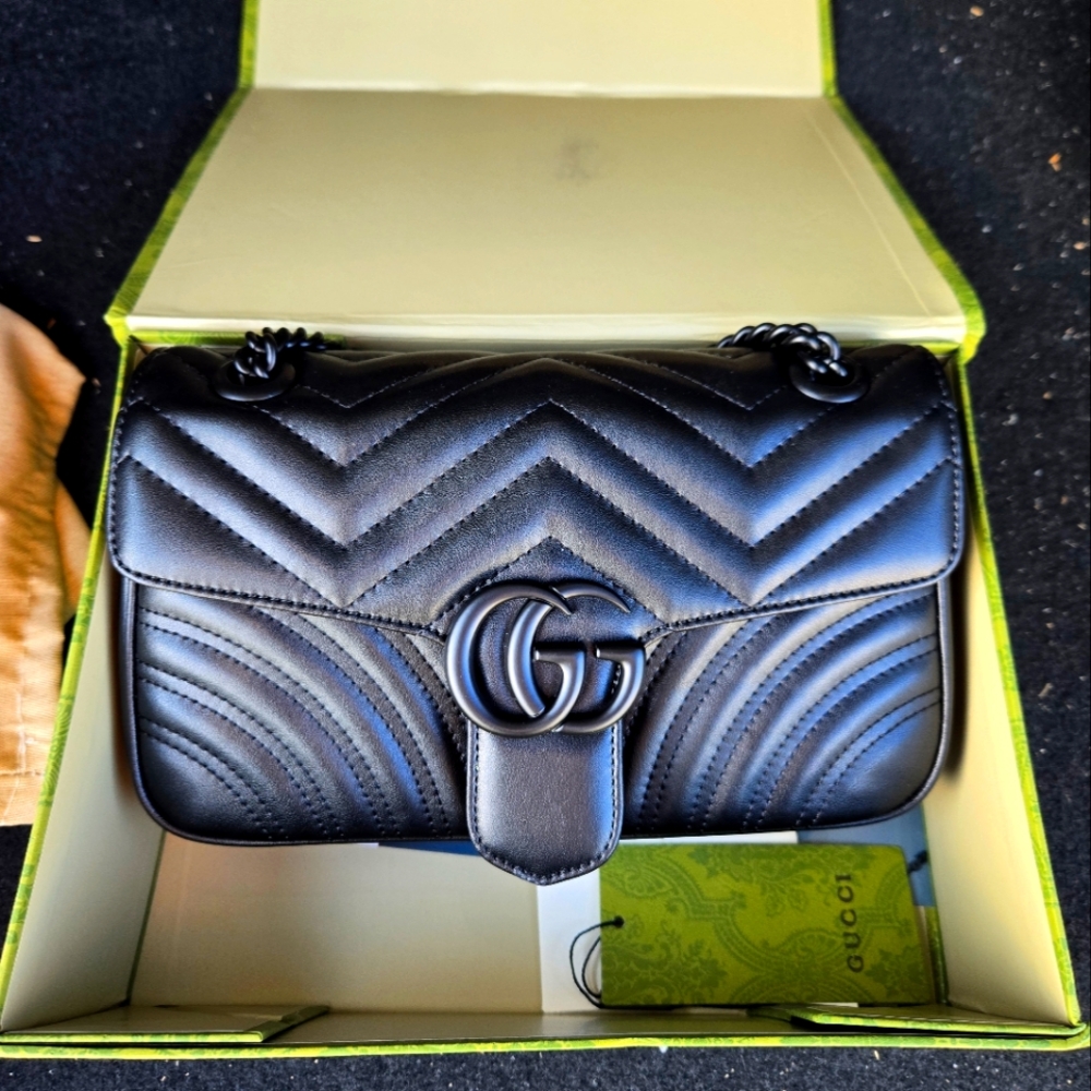 GG Marmont small shoulder bag